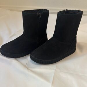 Cat & Jack Black Ankle Boots Suede-Like Minimalist Design